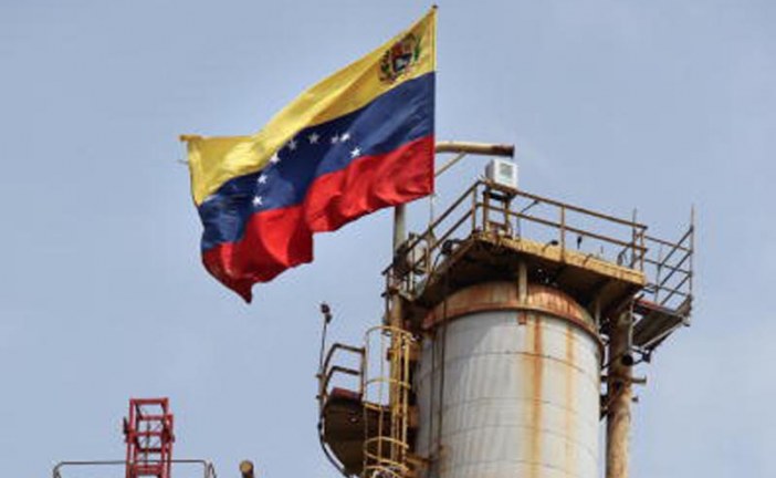 Oil prices climb as US threatens sanctions against Venezuela