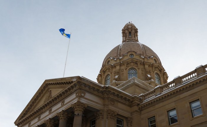 Judge stays order forcing Alberta to make decision on oilsands project