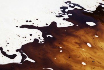 Oil meltdown spreads with losses sweeping through other markets