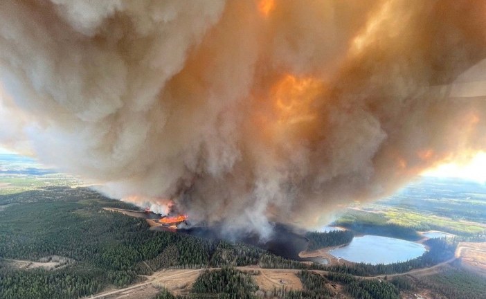 Braid: Wildfires bring pause in partisanship — and, is the NDP really 10 points behind in Calgary?