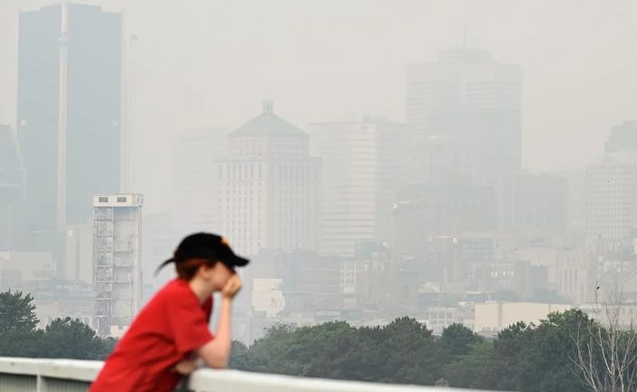 Quebec wildfire smoke causes widespread smog warnings, grounds some water bombers